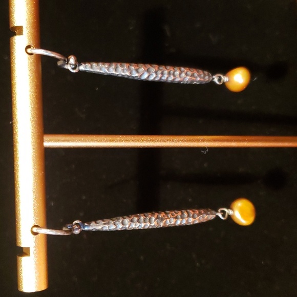 Silpada Oxidized Hammered Long Taper Earrings with Bronze Pearl Drop - Picture 2 of 3